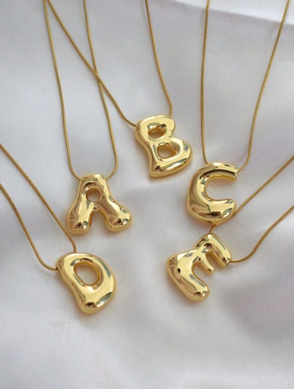 Collar con inicial Chonki